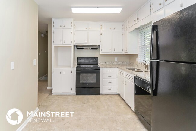 Building Photo - 1114 Rainbow Dr NE