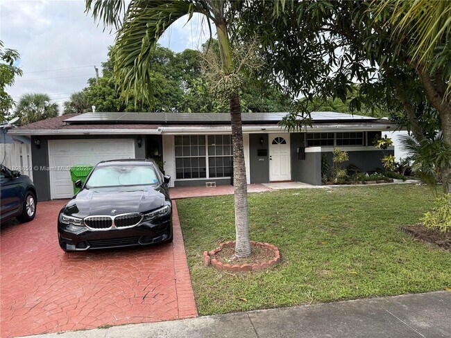 Primary Photo - 6461 NW 28th St