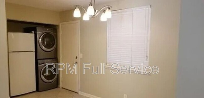 Building Photo - 5000 McMurray Ct