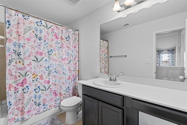 Building Photo - 137 Red Sun Dr