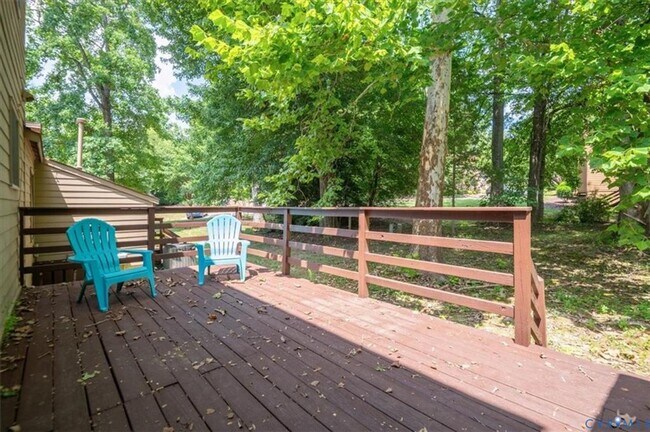 Building Photo - 3 Bedroom Townhome in Henrico!!!