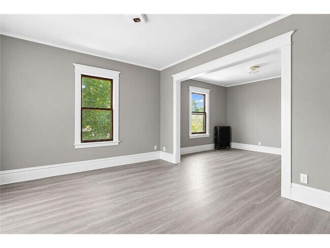 Building Photo - 2401 Harriet Ave
