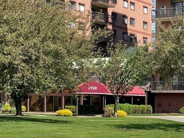 Building Photo - 3920 Mystic Valley Pkwy