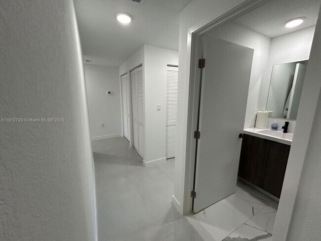 Building Photo - 26109 SW 145th Ave