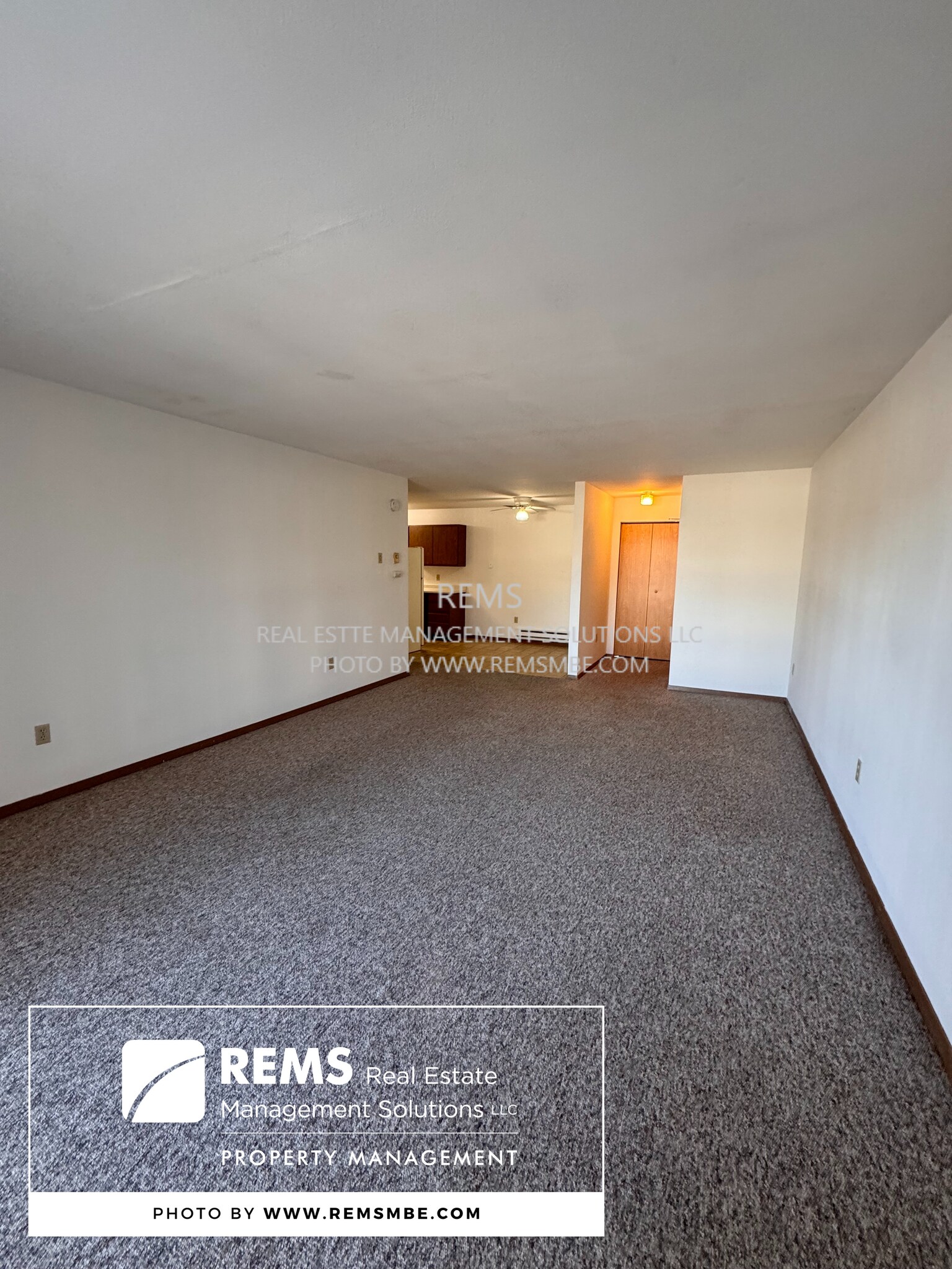 Building Photo - 544 E Slifer St