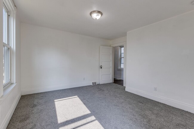 Building Photo - 81 Westwood St