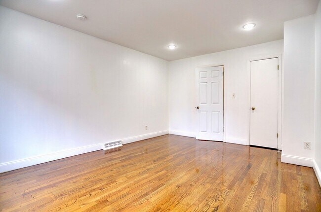 Building Photo - 8 Van Nostrand Ave