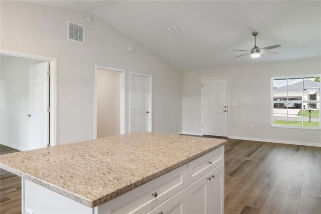 Building Photo - 13422 SW 48th Ave
