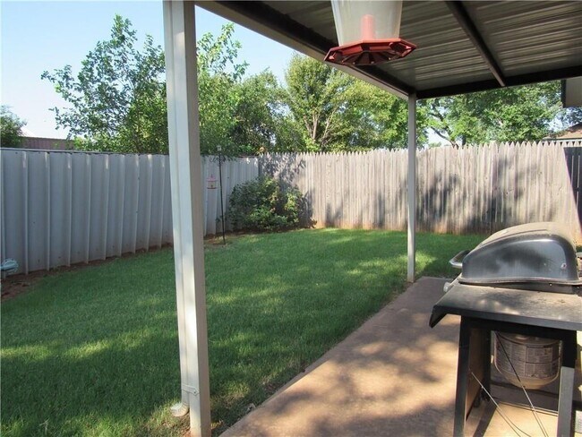 Building Photo - 936 W Tesio Way