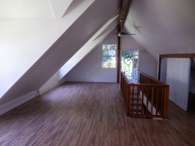 Second level loft bedroom facing south - 329 Auwinala Rd