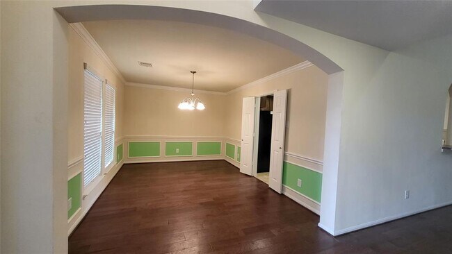 Building Photo - 2026 Silverwater Ct