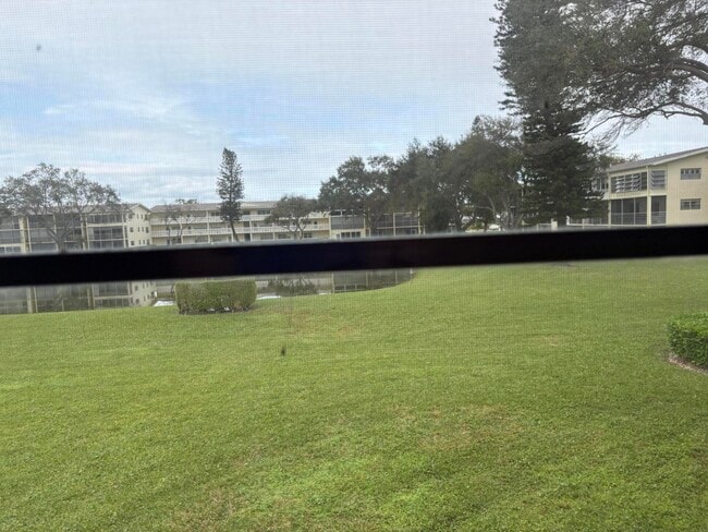 Building Photo - 186 Dorset E