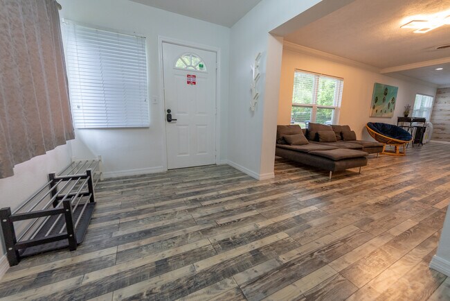 Building Photo - 2627 Ambergate Rd