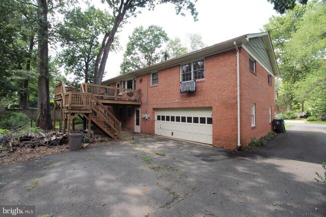 Building Photo - 304 Timber Ln
