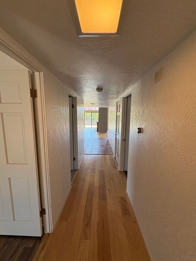 Building Photo - Unfurnished, 1-Year Long-Term Rental