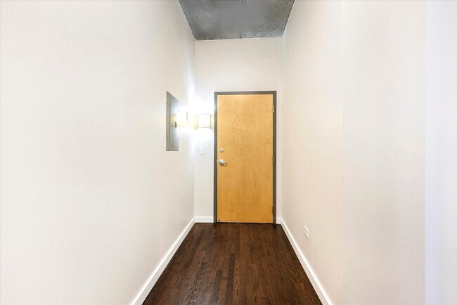 Building Photo - 1720 S Michigan Ave