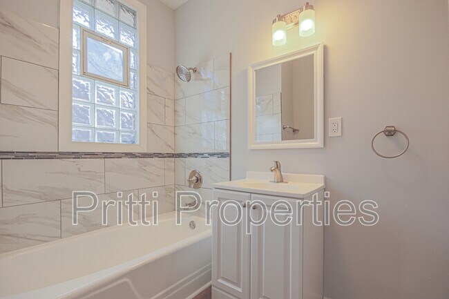 Building Photo - 7432 S Maryland Ave