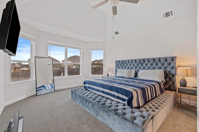 Building Photo - 2117 Prairie Oaks Dr