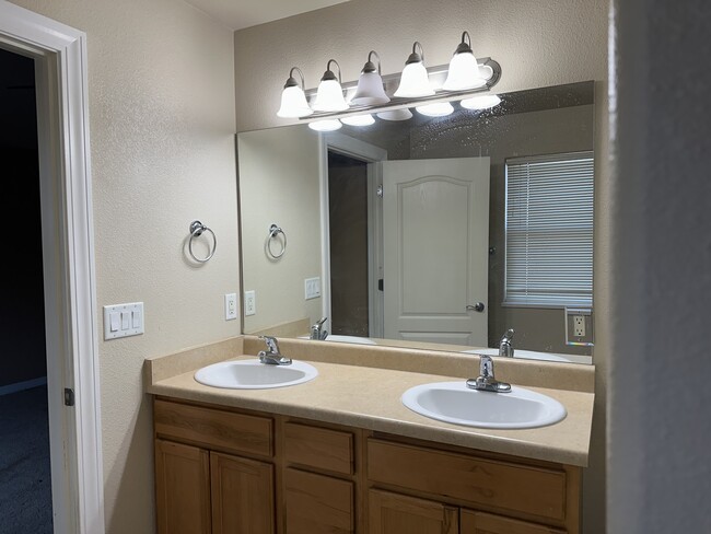 Master bath - 3150 Open Meadows Ct