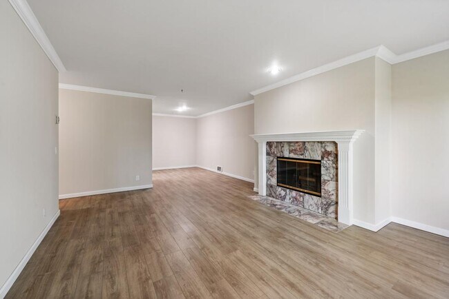 Building Photo - Ashley House - 2 bedrooms