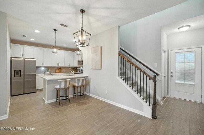 Building Photo - 698 Cherry Elm Dr