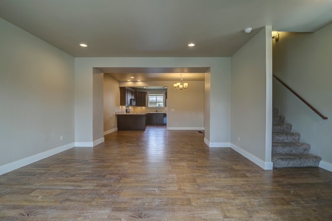 Building Photo - 979 Twin Lakes Ave