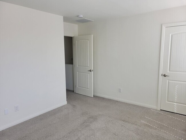 Building Photo - Beautiful 4-bedroom home!