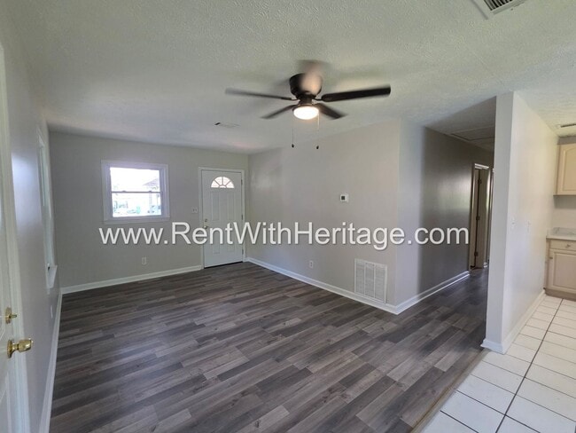 Building Photo - 5990 Peco Ln