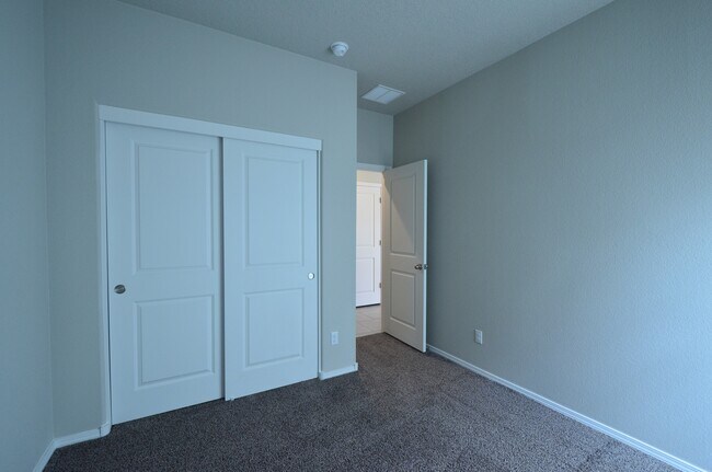 Building Photo - 1426 Valle Vista Rd NW