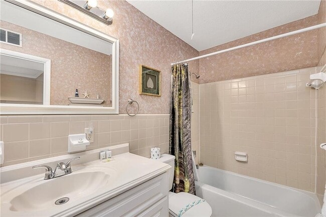 Building Photo - 1500 Demere Rd