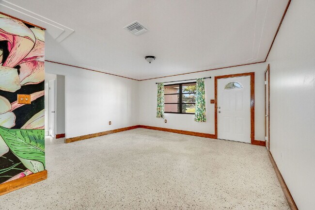 Building Photo - 5 BR/3BA pool home in Merritt Island- NO HOA!