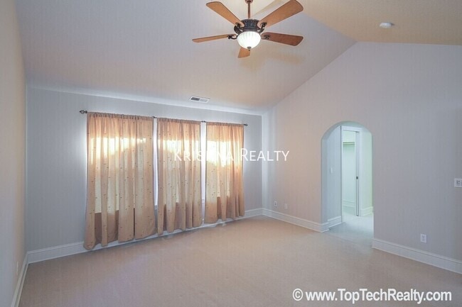 Building Photo - 12750 NW Alsace Ln