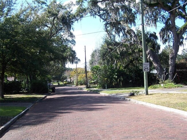 Building Photo - 1022 Delaney Park Dr