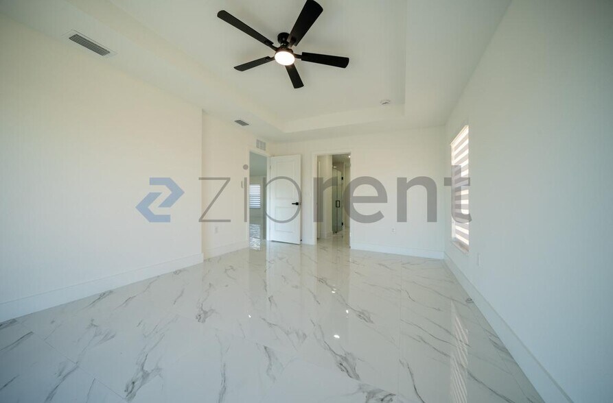 Building Photo - 4117 NE 16th Ave