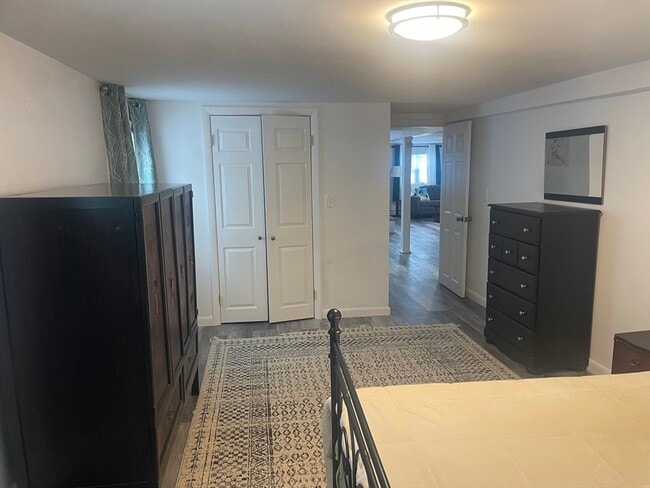 Building Photo - 8 Rock Cliff Rd