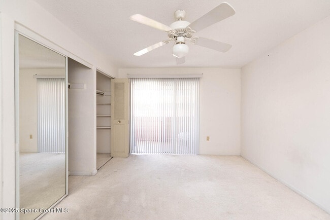 Building Photo - 2511 Country Club Dr
