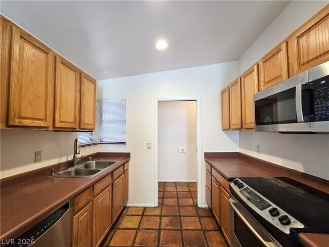 Building Photo - 6346 Bullion Blvd