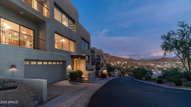Building Photo - 44 W Foothill Dr