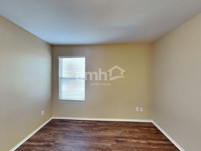 Building Photo - 8915 Chisholm Wood Ln