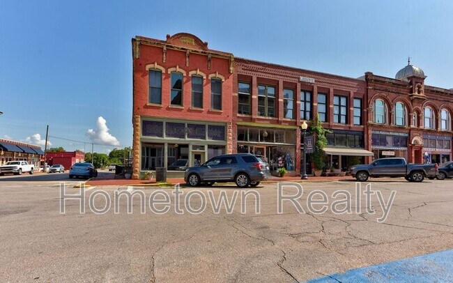 Building Photo - 124 W Oklahoma Ave