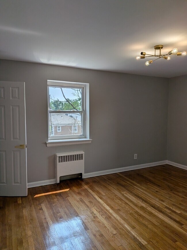 Building Photo - 1276 Clinton Ave