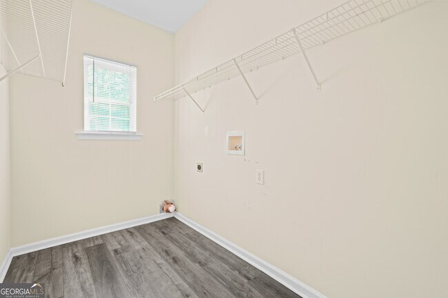 Building Photo - 2705 Waymar Dr SW