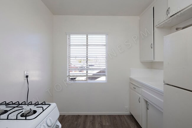 Building Photo - OPEN HOUSE: 11/29 2-3PM ~ Beautiful Studio Available, A Must See!