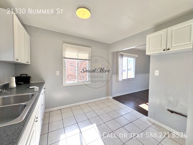 Building Photo - 21330 Nummer St