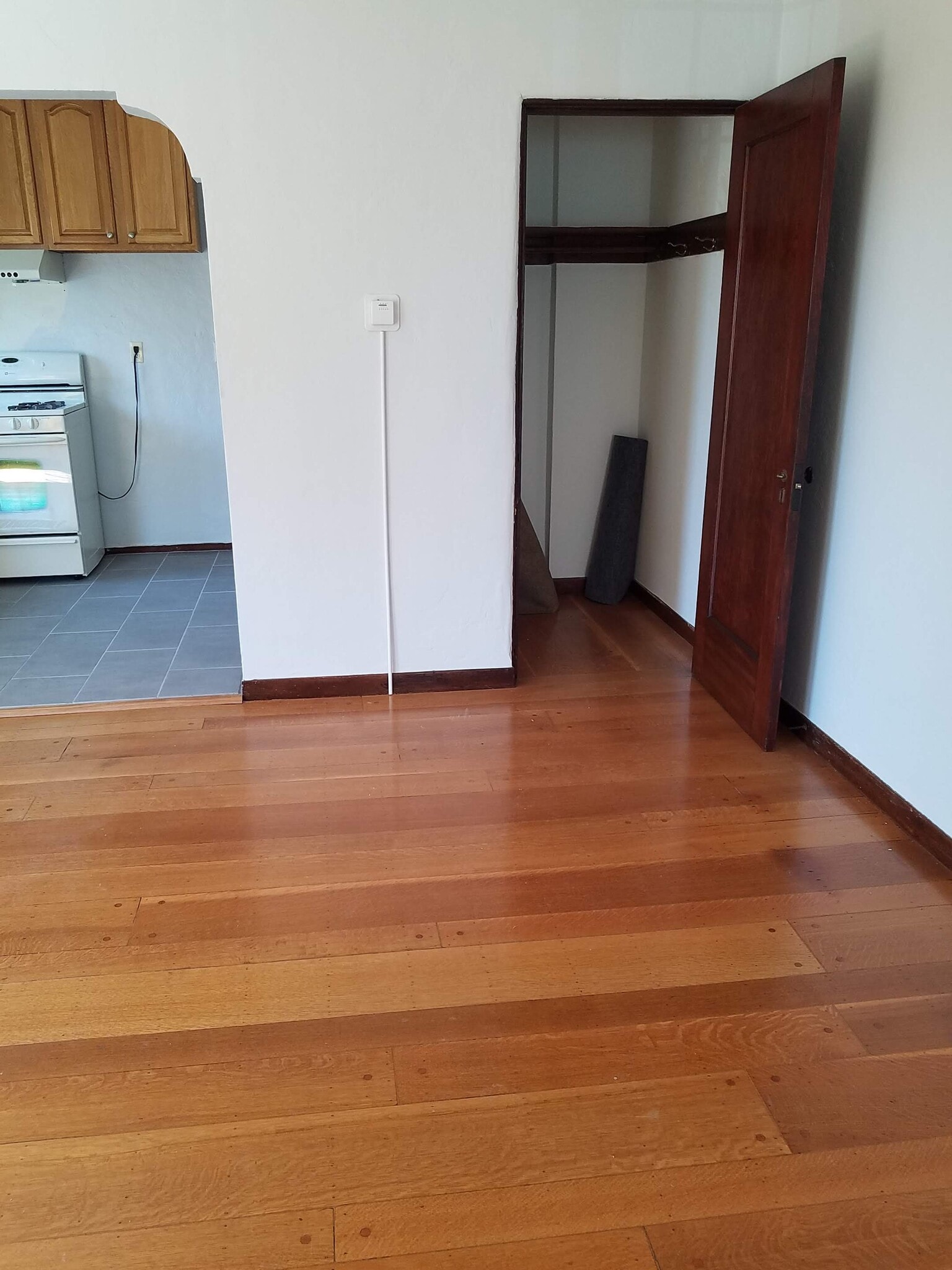 Building Photo - 734 Beatie St