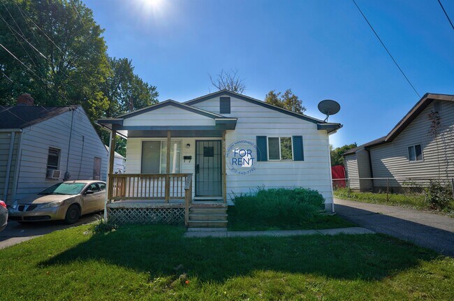 Building Photo - 3717 Larchmont St