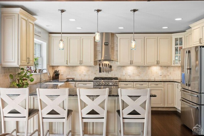 Building Photo - 174 Grove School Rd