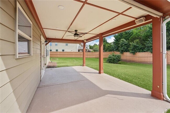 Building Photo - 6370 Shiloh Woods Dr