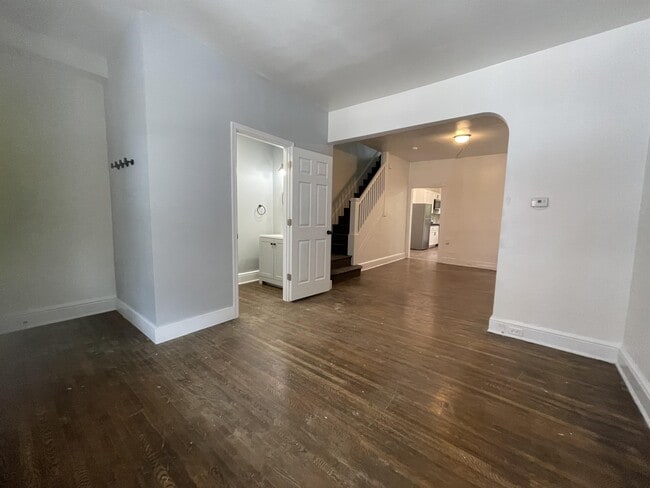 Building Photo - 521 Howard Ave