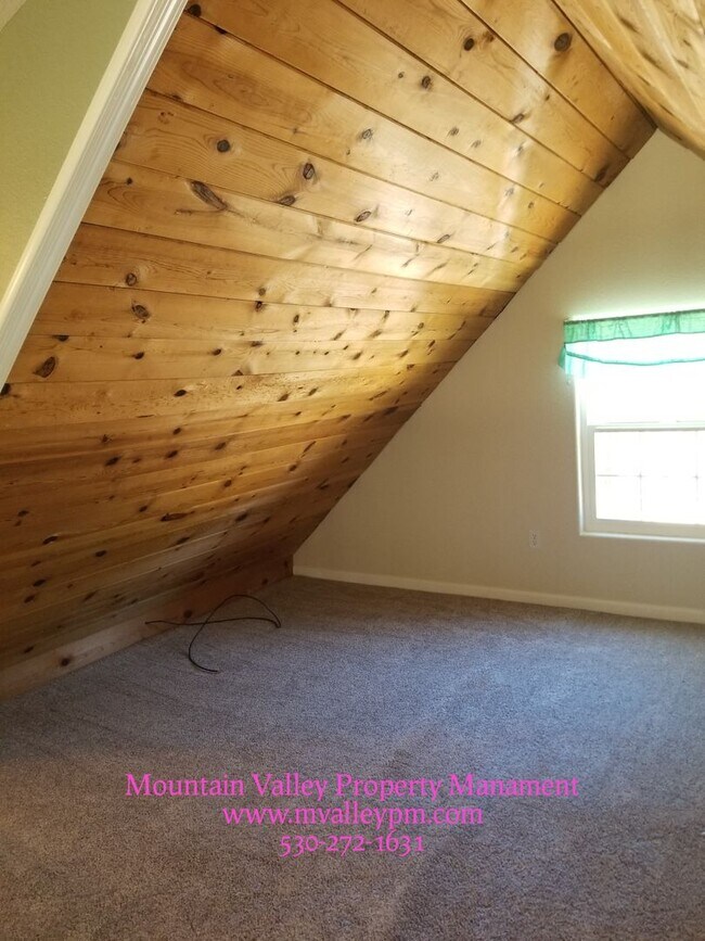 Building Photo - Country Home in Great Penn Valley Location, sorry no pets.